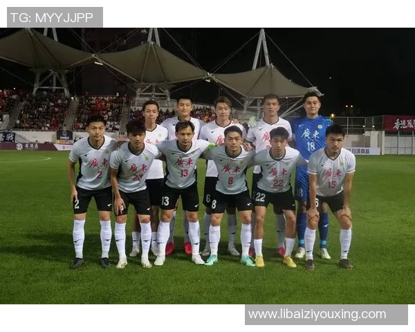 激情四溢的足球锦标赛即将开幕球迷齐聚一堂共庆盛事